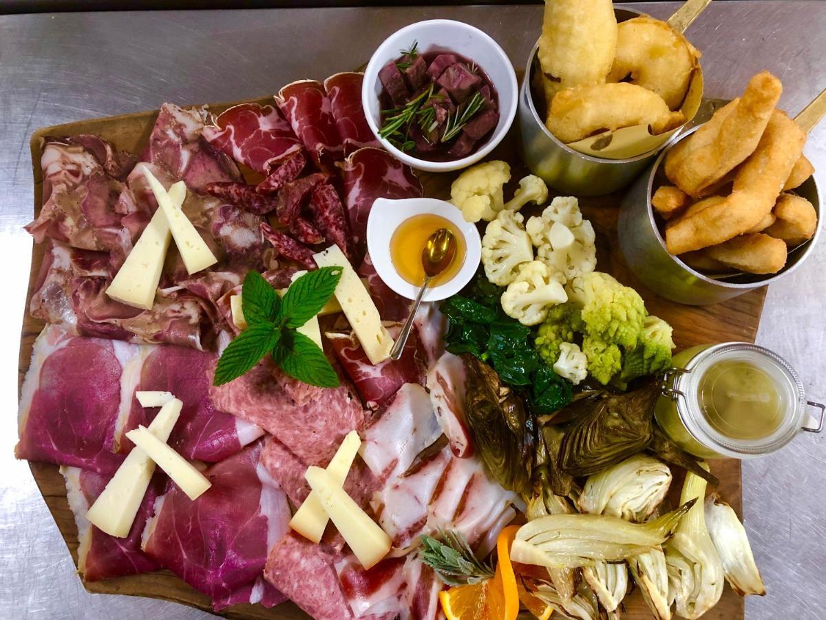 Agriturismo Montefabbrello Magazzini  المظهر الخارجي الصورة